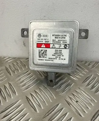 Volkswagen Touareg II Headlight ballast module Xenon 8K0941597E W003T22071 08499156