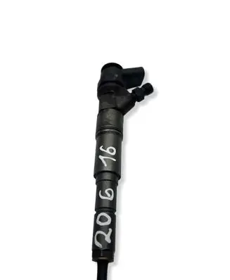 BMW 5 E60 E61 Fuel injector 7793836