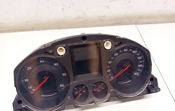 Volkswagen PASSAT B6 Speedometer (instrument cluster) 3C0920960K