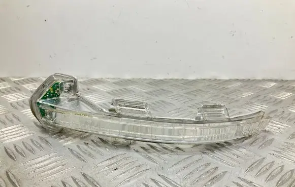 Volkswagen PASSAT B8 Mirror indicator light 3G0949101A
