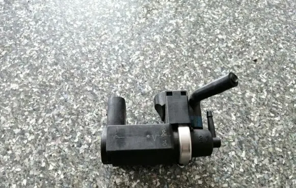 Audi A6 S6 C6 4F Turbo solenoid valve 059906628A