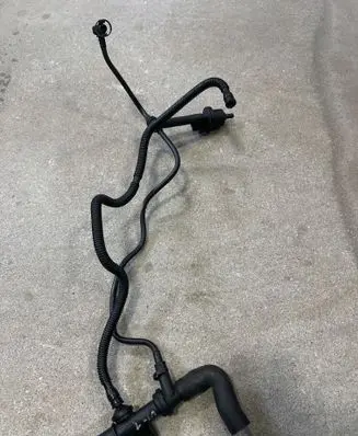 Volkswagen Golf VI Vacuum line/pipe/hose 