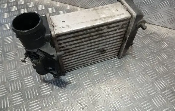 Audi A6 S6 C6 4F Intercooler air channel guide 