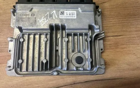 BMW 5 G30 G31 G38 Engine control unit/module 5A23E06