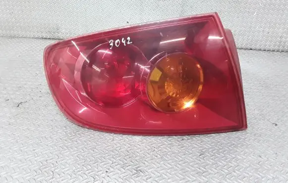 Mazda 3 I Rear/tail lights E110638