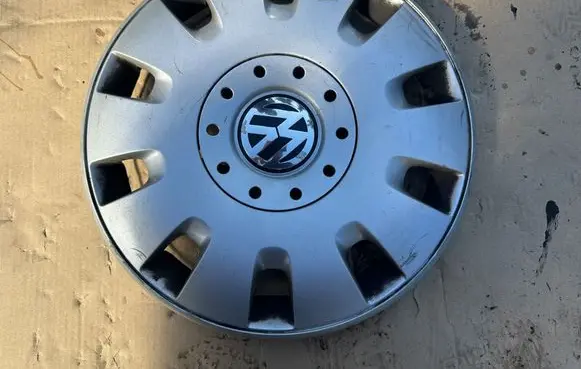 Volkswagen Transporter - Caravelle T5 R16 wheel hub/cap/trim 7H0601147