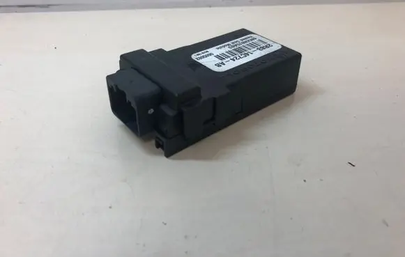 Land Rover Range Rover Sport L320 Seat heating relay 6MXN815A03 2R8314C724AB