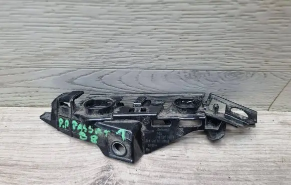 Volkswagen PASSAT B8 Front bumper mounting bracket 3G0807184B 3G0807050B