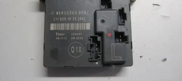 Mercedes-Benz E W211 Door control unit/module 2118201526
