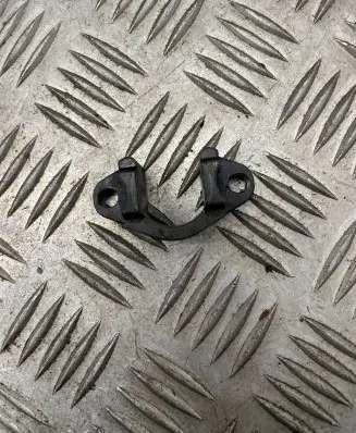 BMW 3 E90 E91 Fuel Injector clamp holder