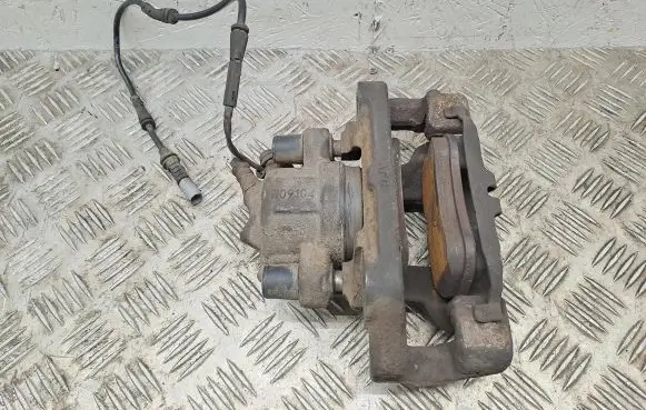 BMW 1 F20 F21 Front brake caliper 22284 W09104