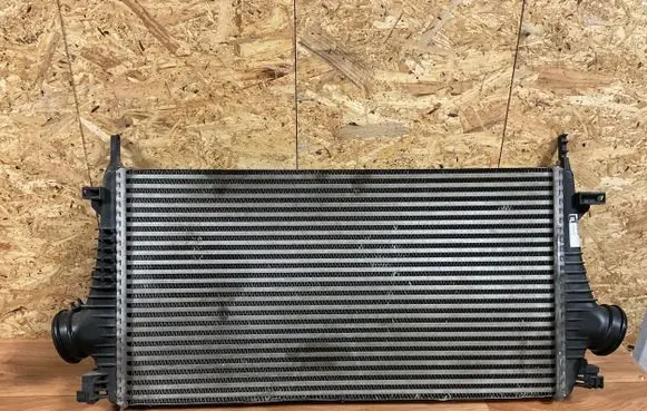 Opel Insignia A Intercooler radiator 13241751
