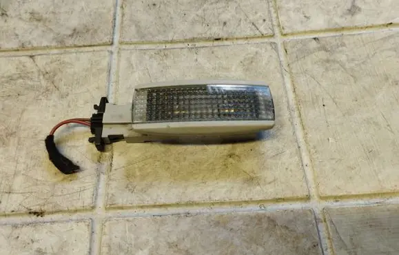 Volkswagen PASSAT B5.5 Other interior light 3B0947113