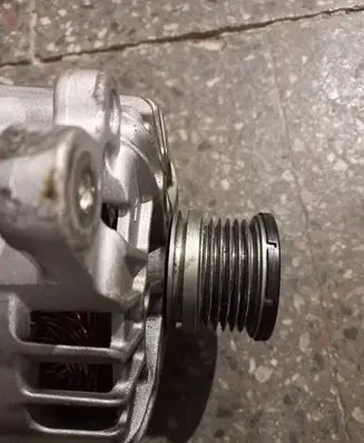 Volkswagen Crafter Generator/alternator STX102017