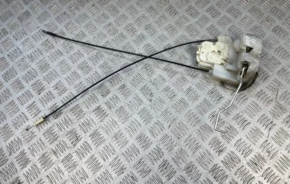 Subaru Impreza III Front door lock