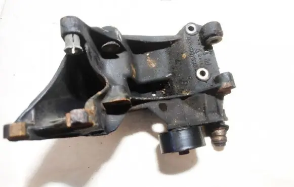 Peugeot 206 Engine mounting bracket 9634962980