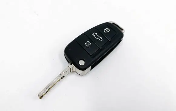 Audi Q7 4L Ignition key/card 4F0837220AG