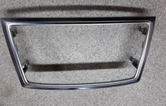 Radio/GPS head unit trim