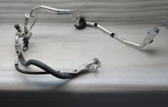 Volvo XC60 Air conditioning (A/C) pipe/hose 32226282