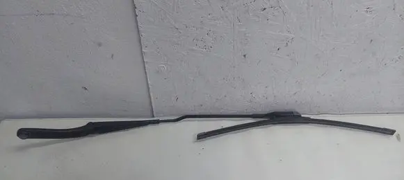 Front wiper blade arm
