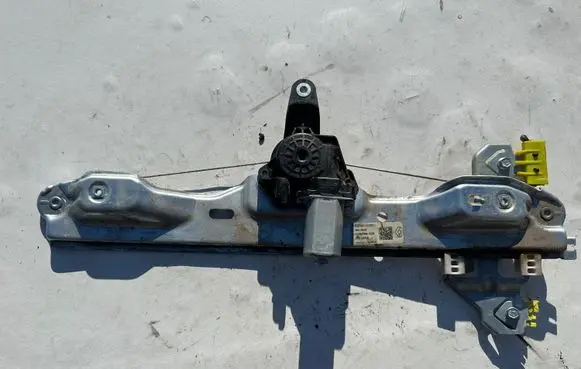 Renault Kadjar Rear door window regulator with motor 827004EA0A 48A0A