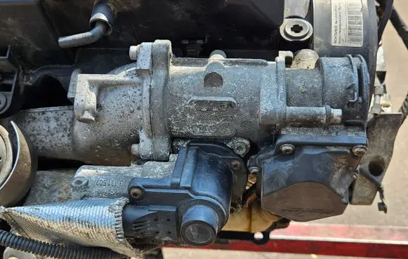 Volkswagen Caddy EGR valve 03G131501N