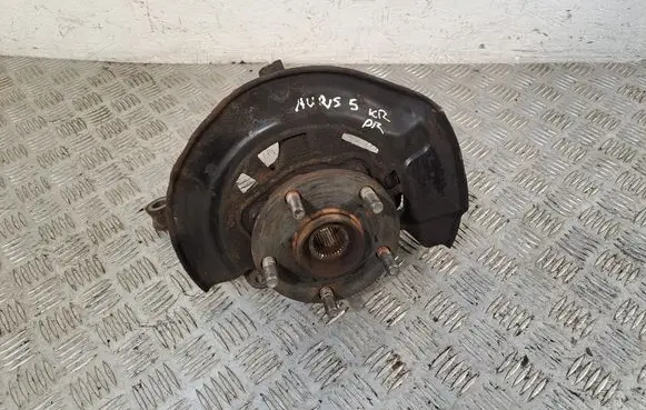 Toyota Auris 150 Front wheel hub 4355002020 4321202170