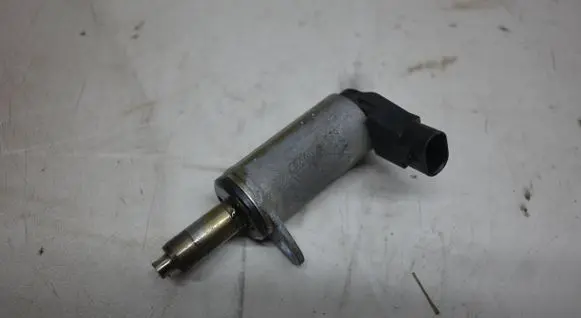 Audi A6 S6 C7 4G Camshaft vanos timing valve 06H103697B