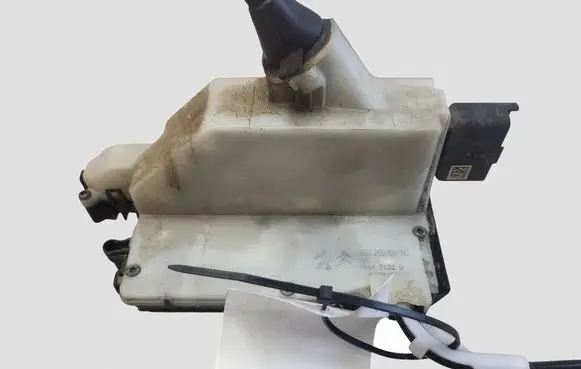 Peugeot 208 I Front door lock 9812500780