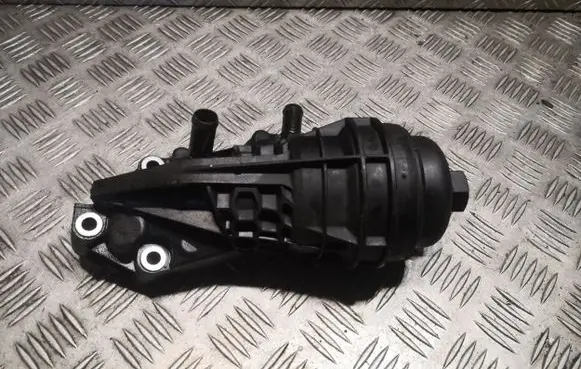 Oil filter mounting bracket
