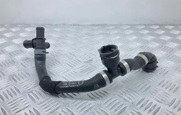 Audi A4 S4 B9 Engine coolant pipe/hose 8W0121030K 8W0121087D 8W0122293S