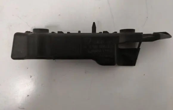 Front bumper mounting bracket