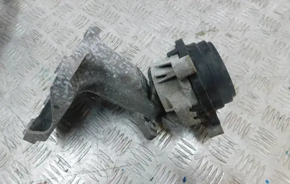 BMW 1 F20 F21 Engine mount bracket 6855456 231053