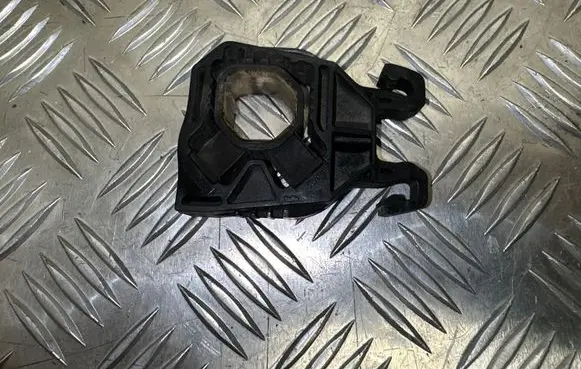 Volkswagen PASSAT B8 Radiator mount bracket 5Q0121367