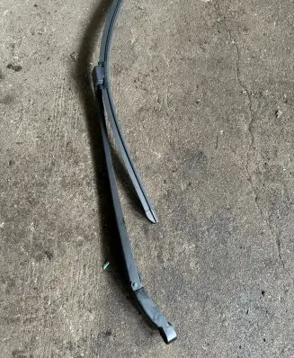 Volkswagen Touareg I Windshield/front glass wiper blade 