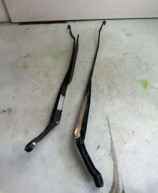 Honda Civic Front wiper blade arm