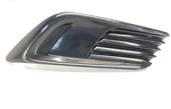 Toyota Auris E180 Front bumper lower grill 8148102570 5203002120 5203002220