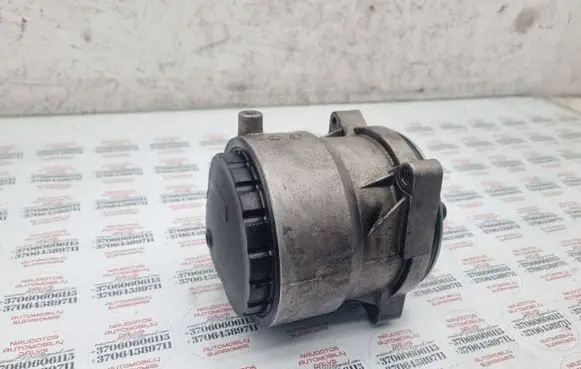 Volkswagen Touareg I Fuel filter housing 