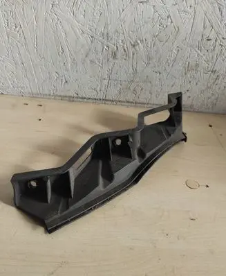 Volkswagen PASSAT B6 Front bumper mounting bracket