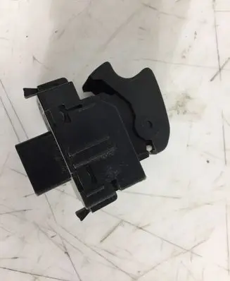 Toyota Corolla Verso AR10 Electric window control switch 3718AA145A04