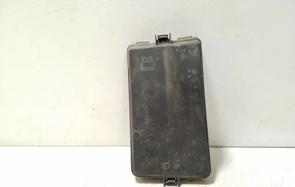 Volkswagen Golf VIII Fuse box cover 5WA937132A