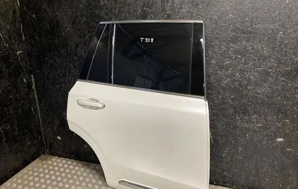 Volvo XC90 Rear door 