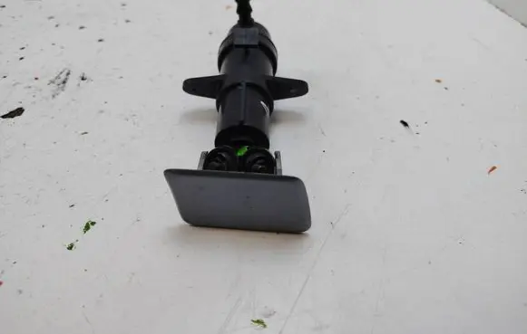 BMW X3 E83 Headlight washer spray nozzle 700194909