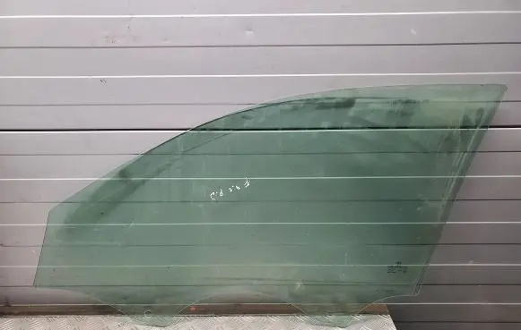 Audi Q3 F3 Front door window glass four-door 83A845202