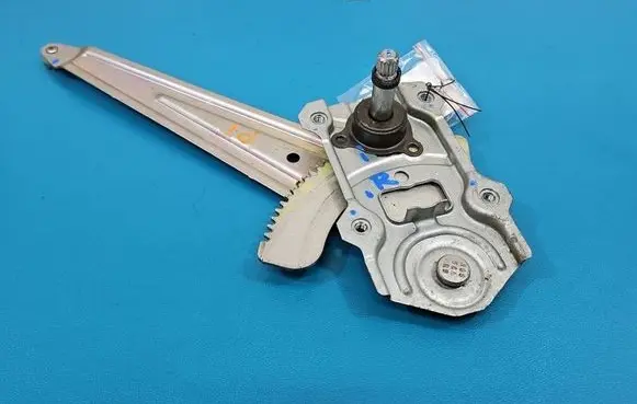 Suzuki Celerio Rear door window regulator with motor IMPRK1587288