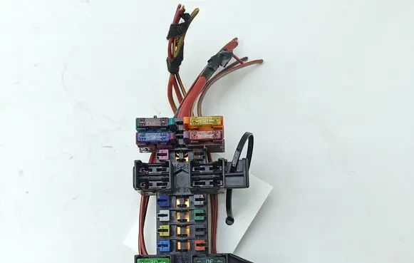 Mercedes-Benz CLK A209 C209 Fuse module 2035400050