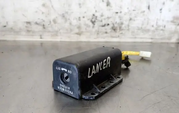 Mitsubishi Lancer X Passenger airbag on/off switch 8610A054