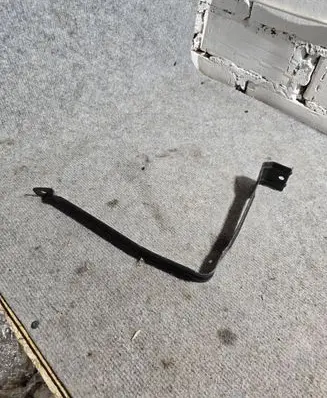 Battery bracket