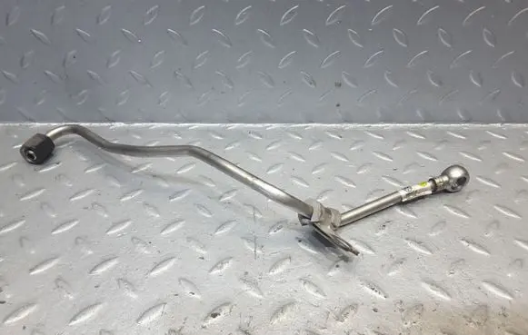 Volkswagen Jetta VI Turbo turbocharger oiling pipe/hose 04L145771J