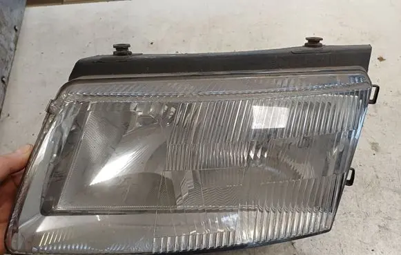 Volkswagen PASSAT B5 Headlight/headlamp